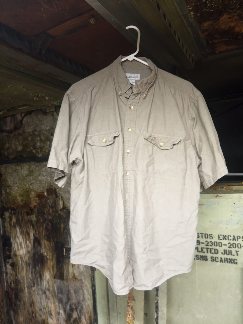 Carhartt Men's Short-Sleeve Button-Down Shirt in Khaki